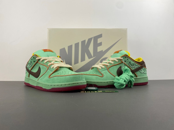 Nike SB Dunk Low Rodeo Tourmaline