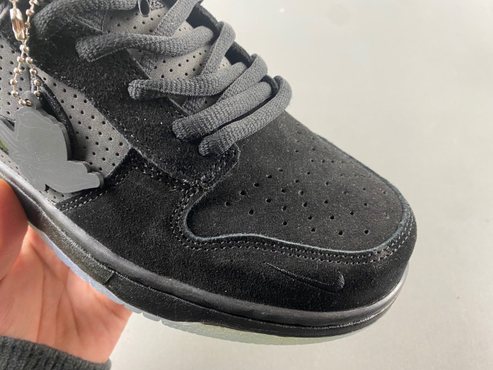 Nike Dunk Low Lux “Oregon Black” x Division Street HV1470-001