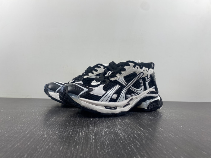 BLCG RUNNER SNEAKER