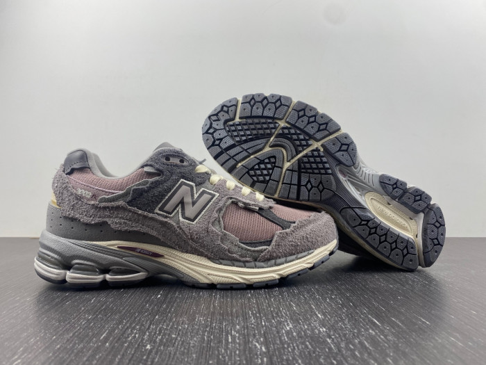 new balance 2002r