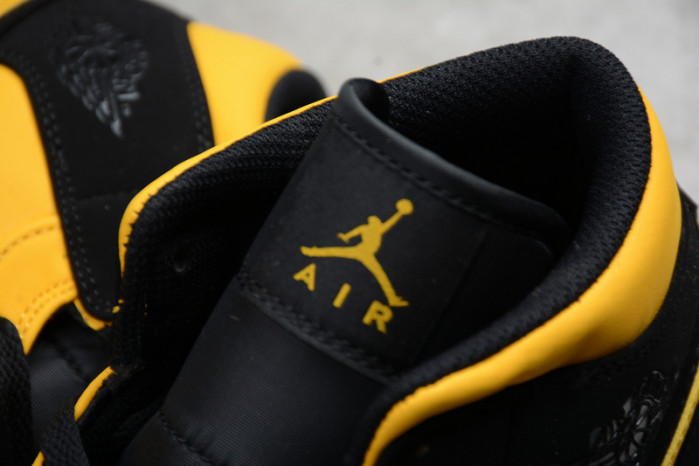 Air Jordan 1 Retro Mid 